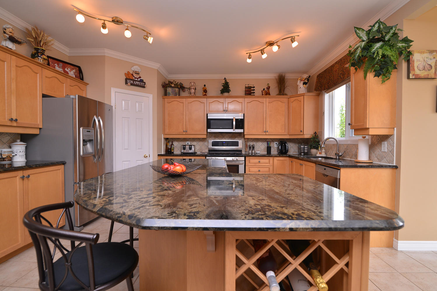 kitchen  with island