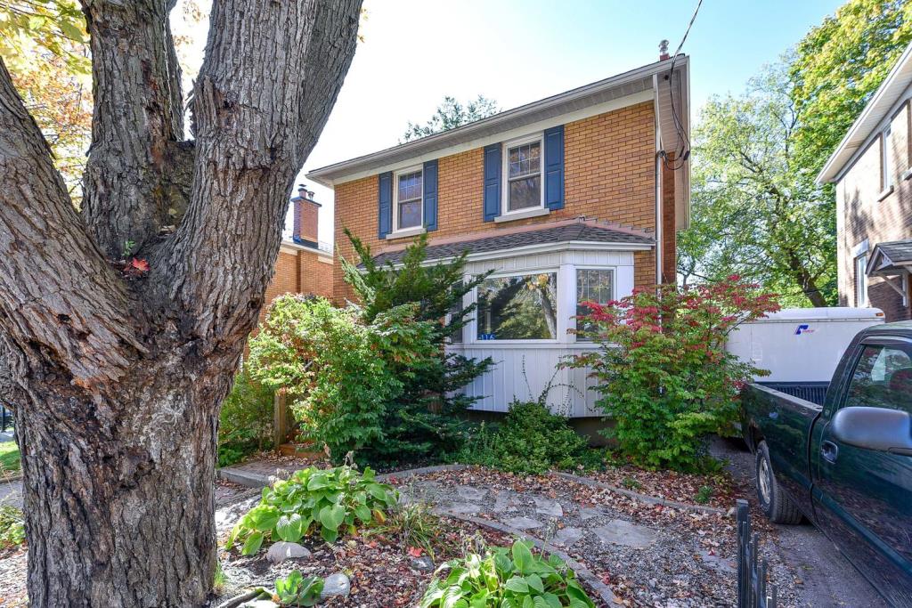 116 Springfield Road Ottawa, ON Property Listing Jenn and Steve McGowan