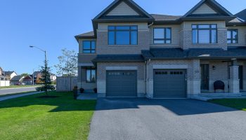 Welcome to  Woodhurst Cres large   DSC  dpi