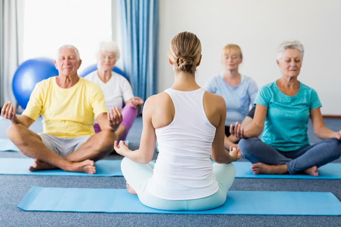 5 Ways to Keep Your Elderly Parents Active This Winter