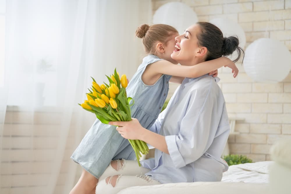 6 Ways to Spoil Your Mom this Month