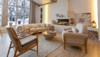 6 Ways to Creatively Stage Your Home in Winter